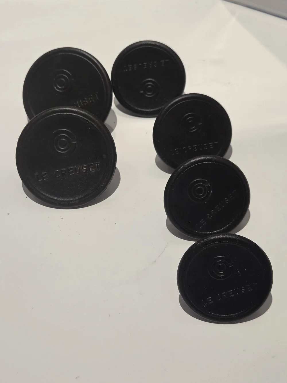 Le Creuset Lot Of 6 Knobs Black Phenolic Replacement Preowned 2x 2.2
